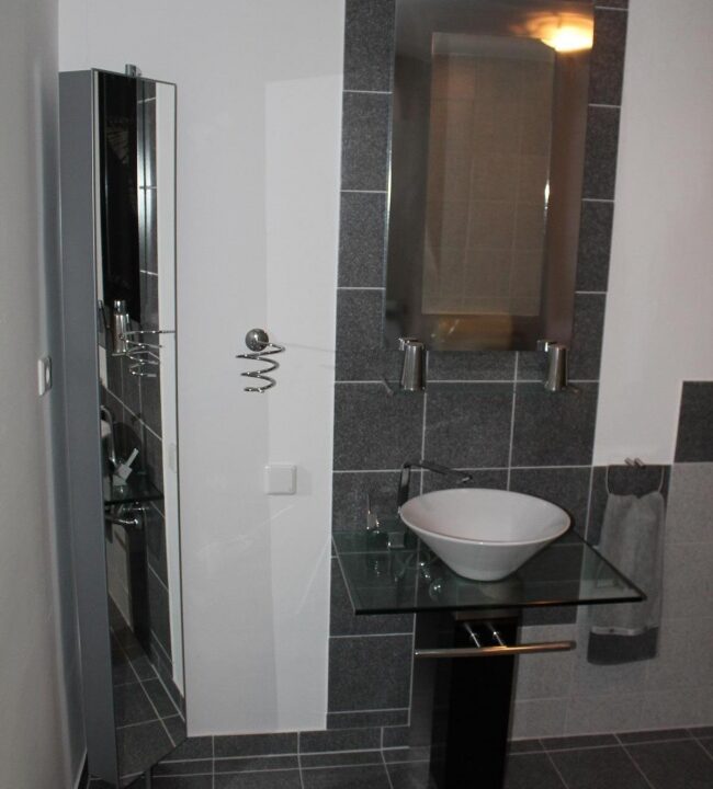 Bathroom ground floor