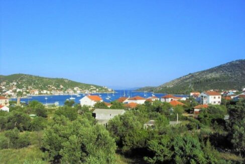 View of the whole bay