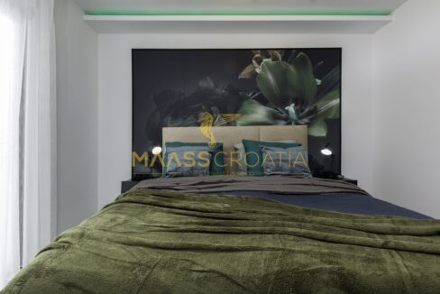 villa-m-premantura-botanical-bedroom