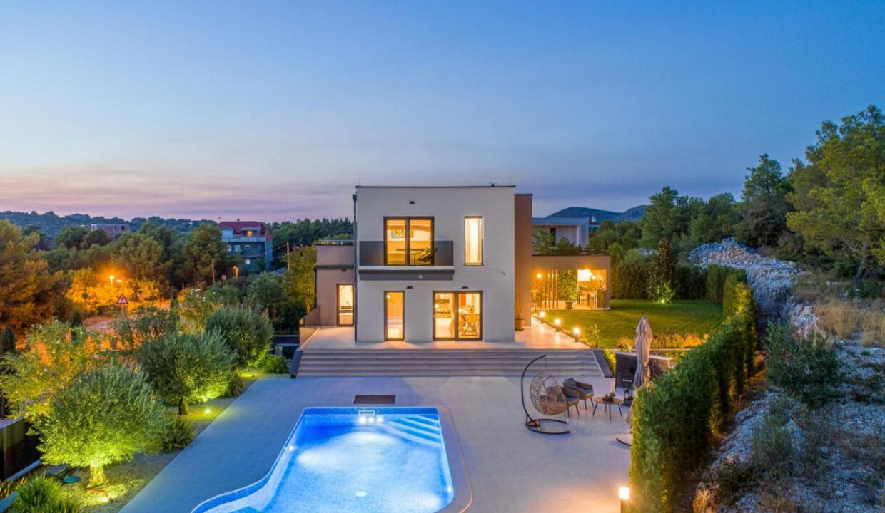 Neues Haus in der Nähe von Šibenik