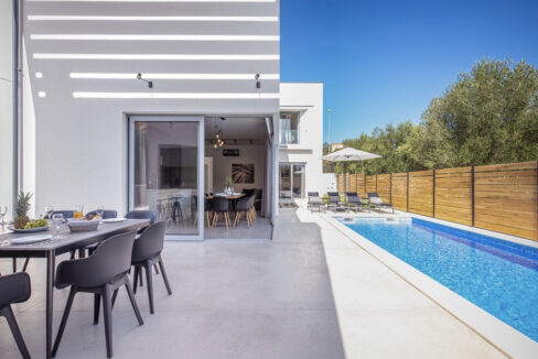 Freies Klettern Ultramodernes Haus - Raum Zadar