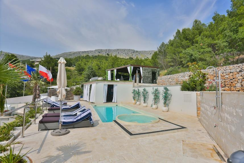 Luxus-Design-Villa mit Meerblick in Split