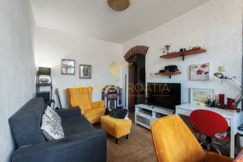 f87f9a23-e6d1-4615-9001-4f6474173035