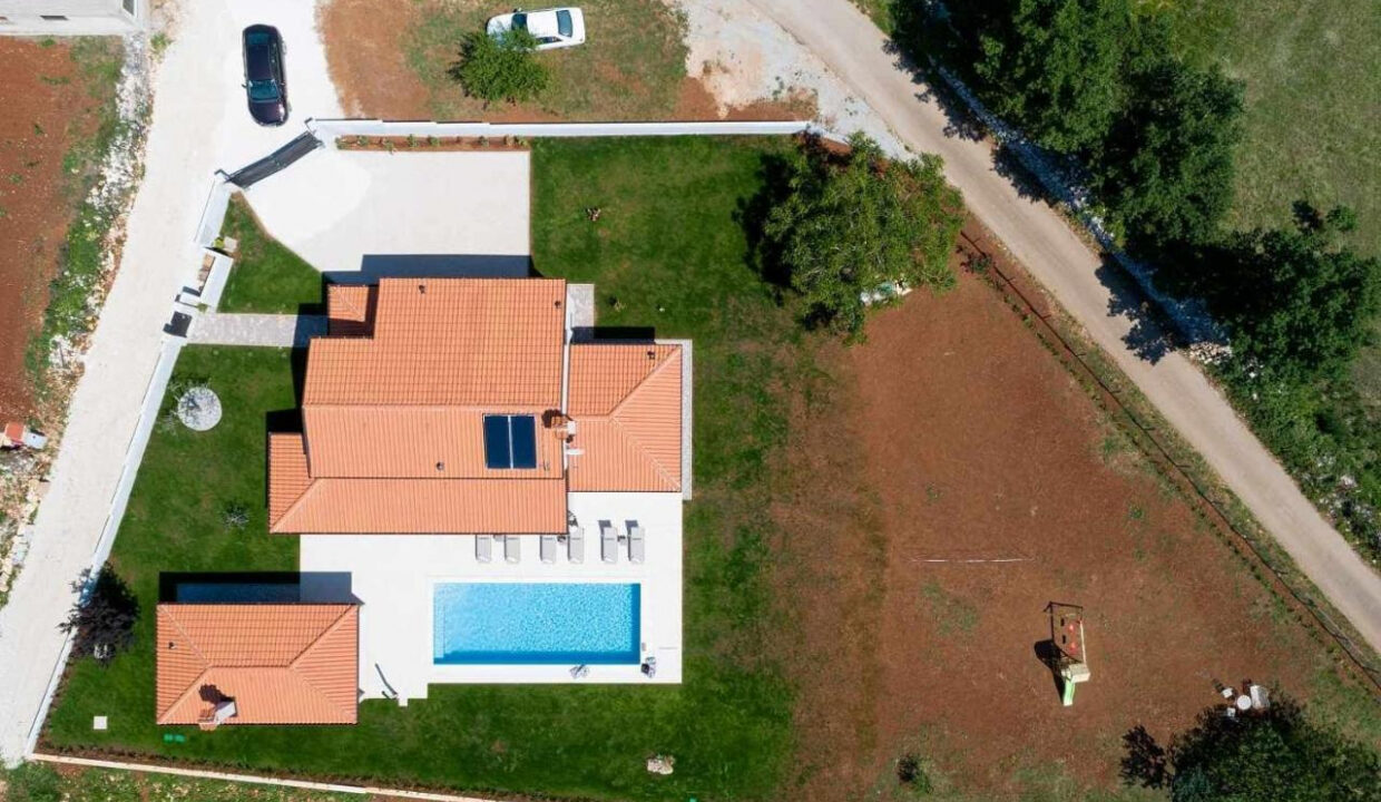 Moderne Villa mit Extra-Grundstück - Tinjan, Region Istrien