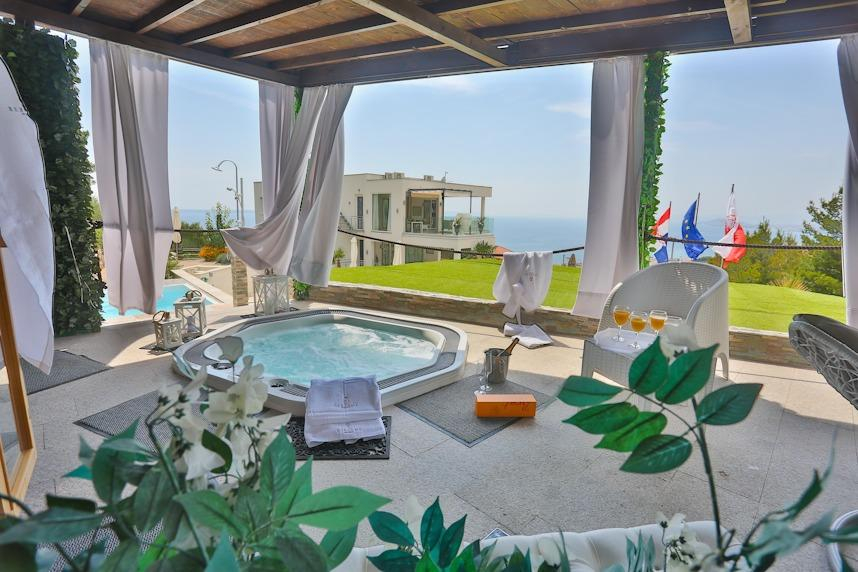 Luxus-Design-Villa mit Meerblick in Split