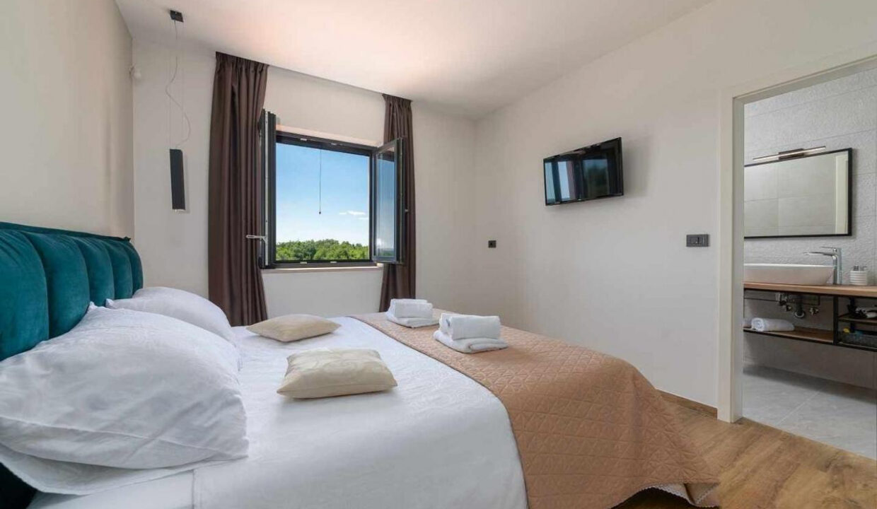 Moderne Villa mit Extra-Grundstück - Tinjan, Region Istrien