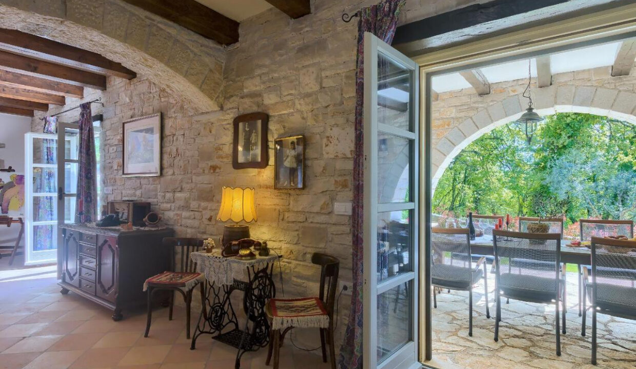 Wunderschönes Steinhaus bei Tinjan