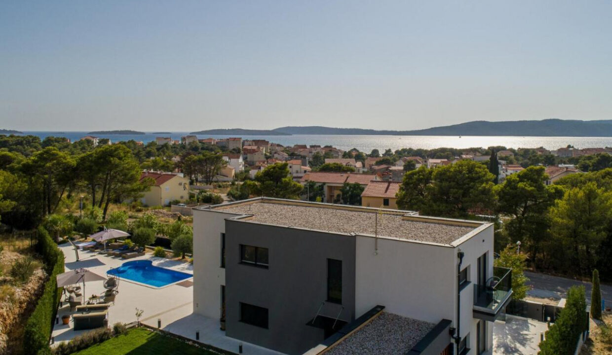 Neues Haus in der Nähe von Šibenik