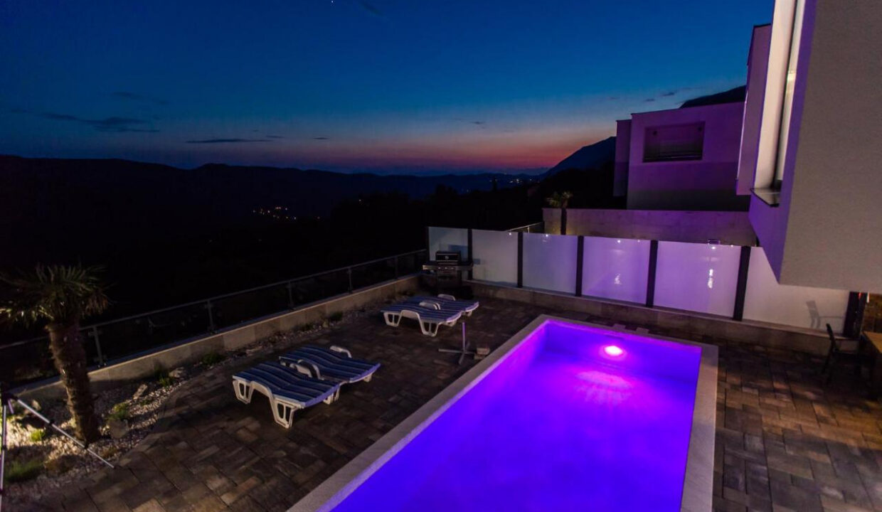 Villa im geometrischen Stil mit atemberaubendem Blick - Crikvenica