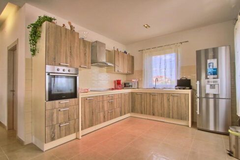 Schönes Einfamilienhaus in der Vorstadt von Pula