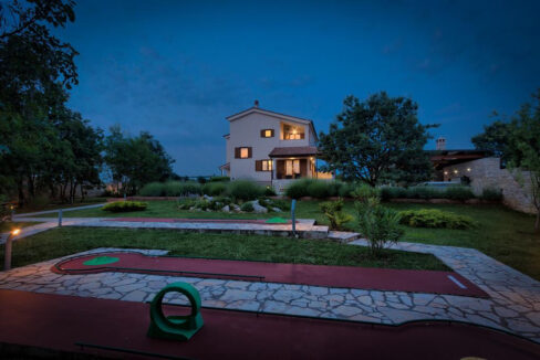 Schönes Einfamilienhaus in der Vorstadt von Pula