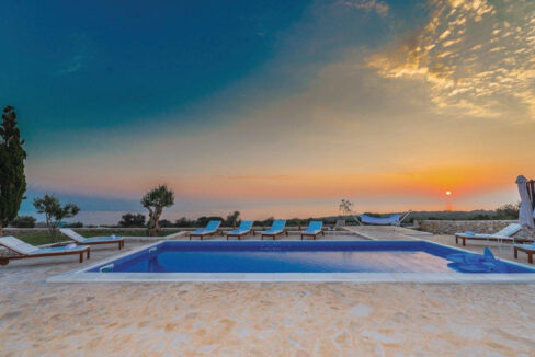 Weißes Steinjuwel in Novalja – Insel Pag