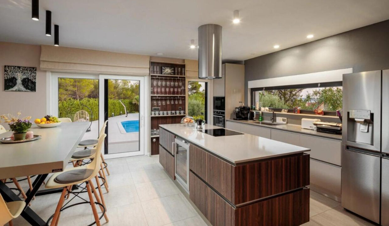 Neues Haus in der Nähe von Šibenik