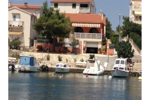 Haus am Meer in Sibenik