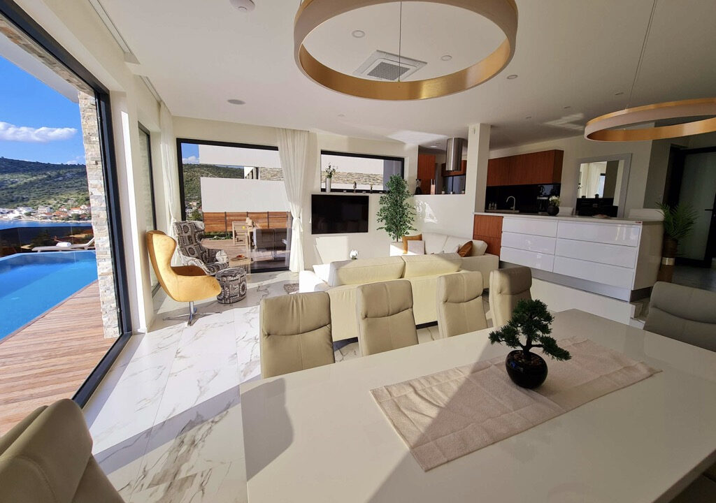 Neue Villa mit Meerblick, Rogoznica