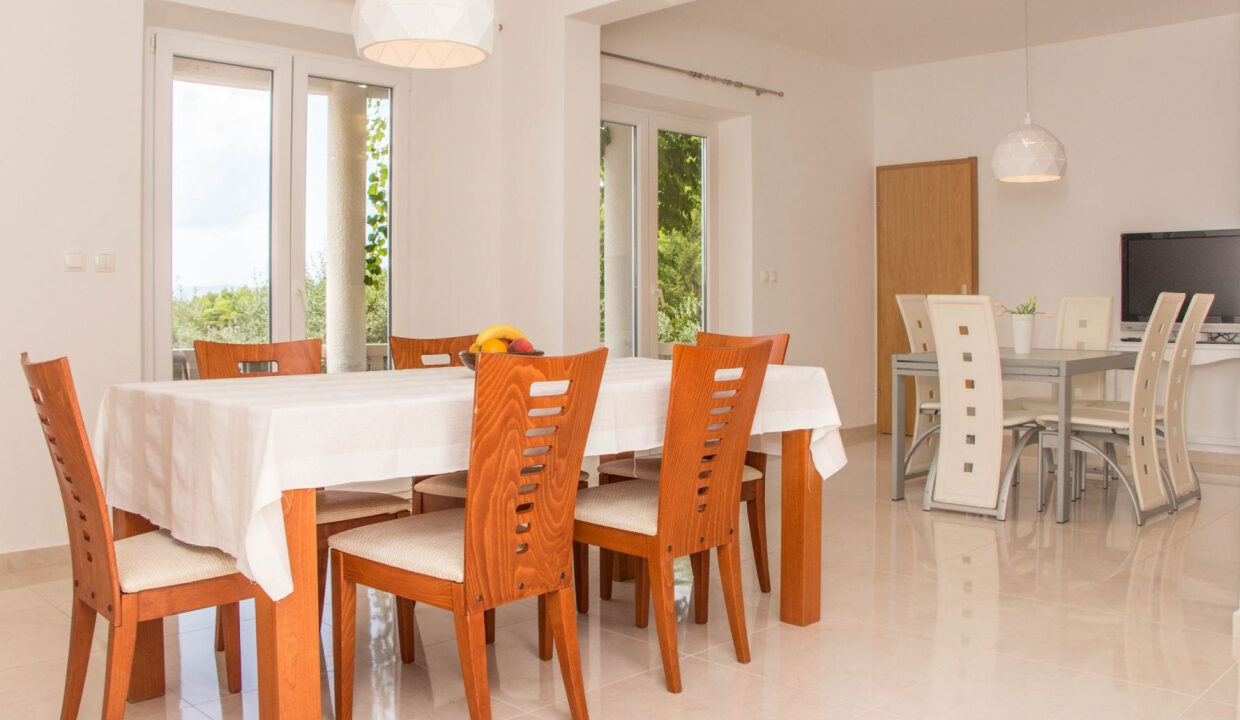 Villa am Meer auf der Insel Bra?