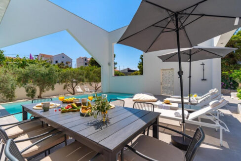 Erstaunliche neue Villa auf der Insel Brac