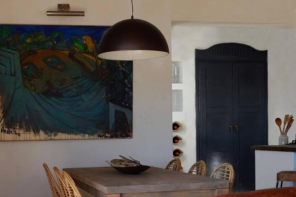 Weißes Haus mit Meerblick auf der Insel Vis