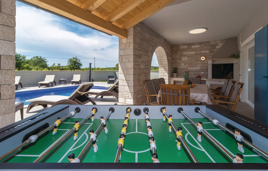 Atemberaubende zweistöckige Villa - Region Pula