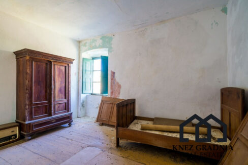 Erstaunliche handgefertigte Steinvilla auf der Insel Sipan