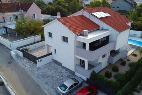 Neues Ferienhaus in der Nähe von Sibenik