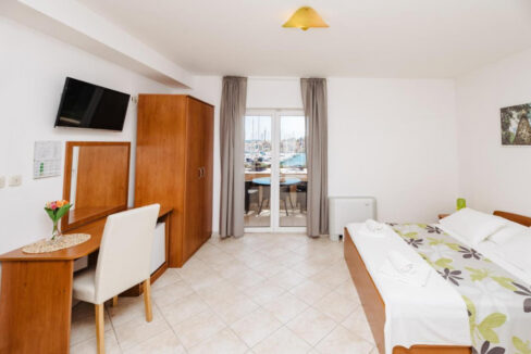 Grundstücke am Meer Tribunj