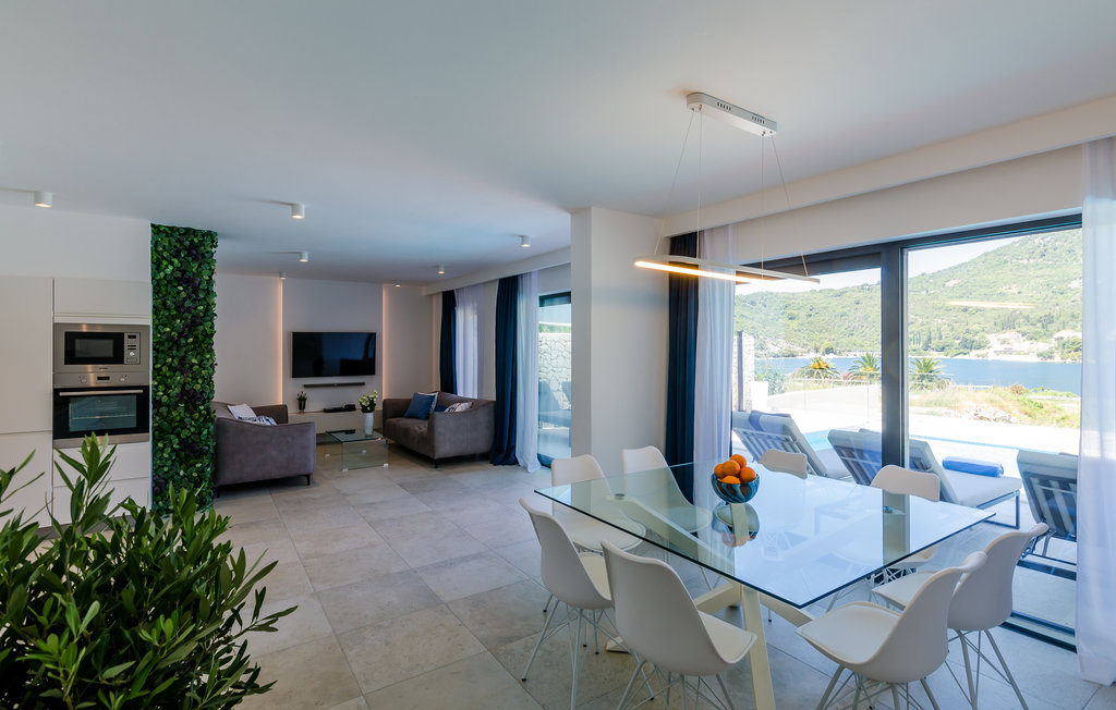 Weiße Villa am Meer mit extra Grundstück - Dubrovnik