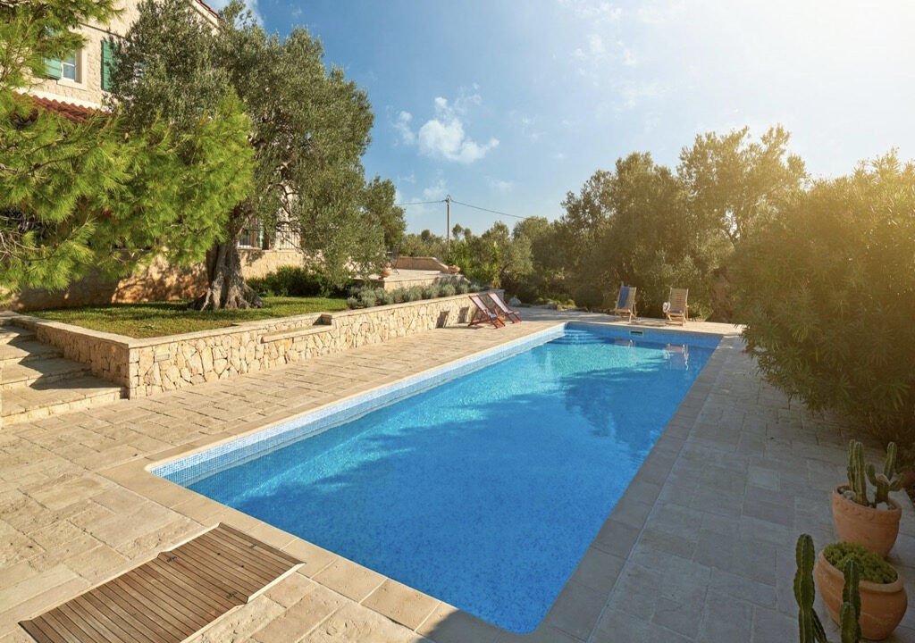 Exquisite Villa aus Stein - Die Insel Pag