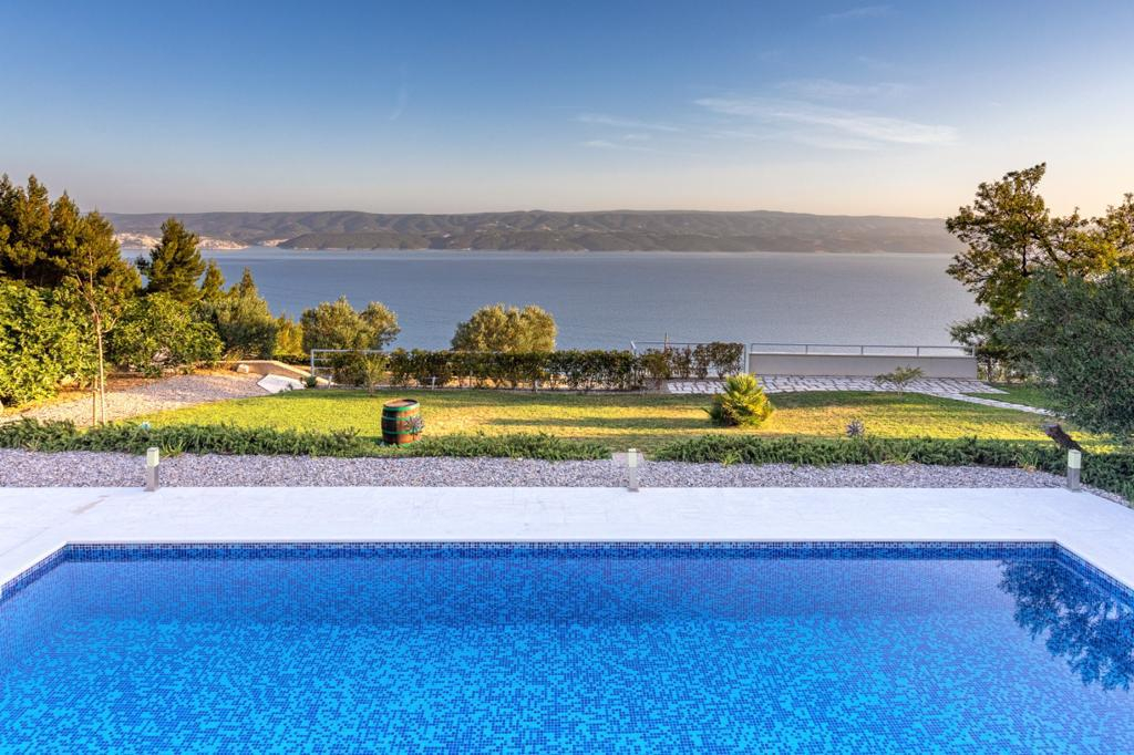 Steinhaus mit Meerblick in Omis