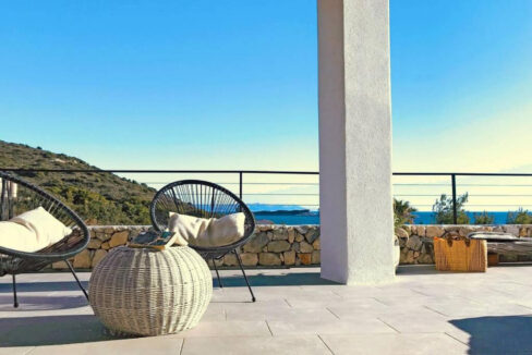 Weißes Haus mit Meerblick auf der Insel Vis