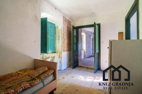 Erstaunliche handgefertigte Steinvilla auf der Insel Sipan