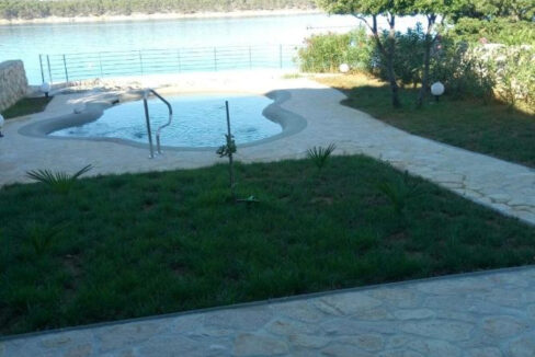 Erstaunliche Villa direkt am Meer auf der Insel Rab