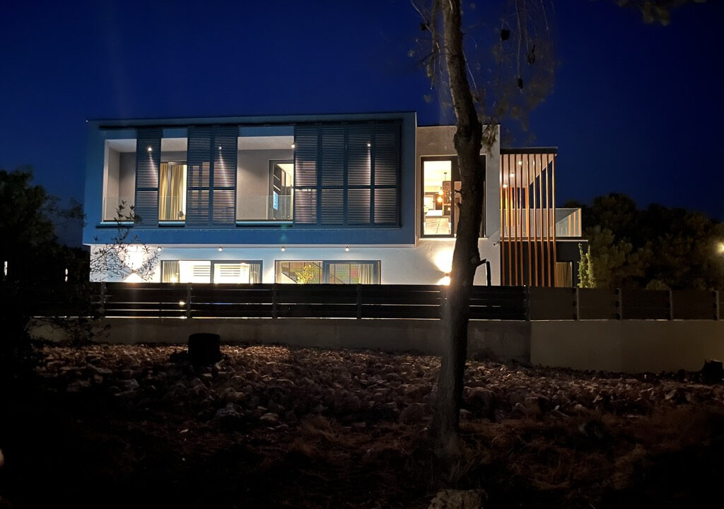 Neue moderne Villa in Sibenik