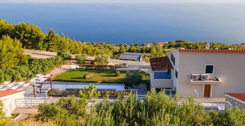 Steinhaus mit Meerblick in Omis