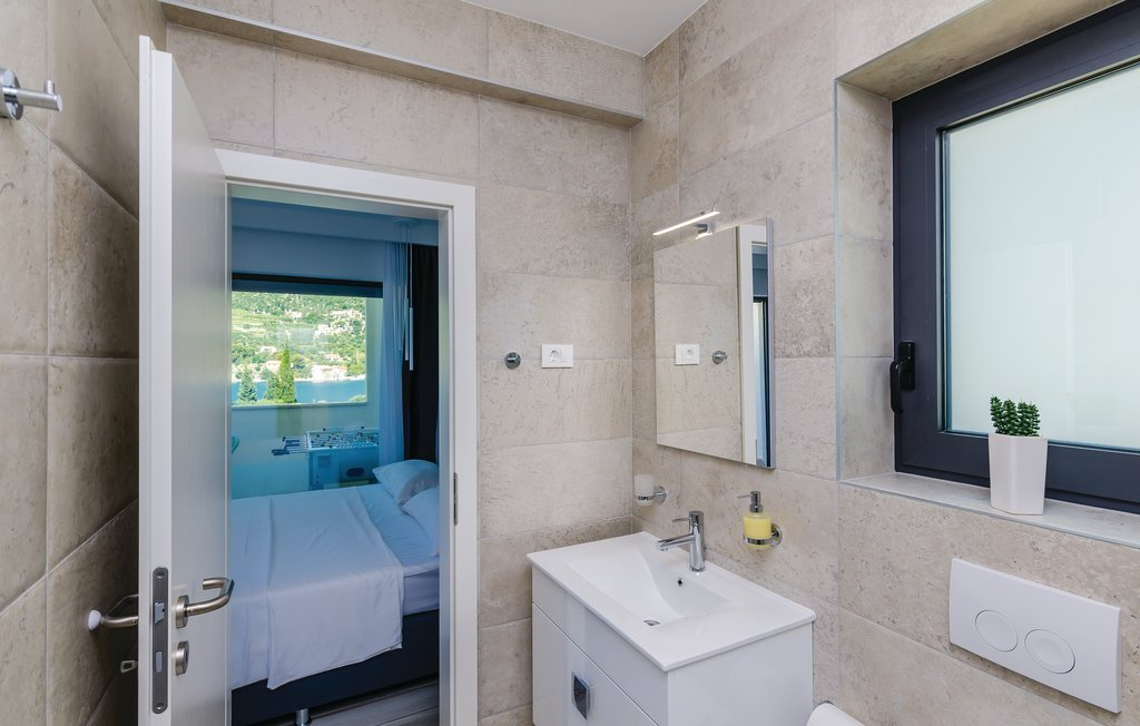 Weiße Villa am Meer mit extra Grundstück - Dubrovnik