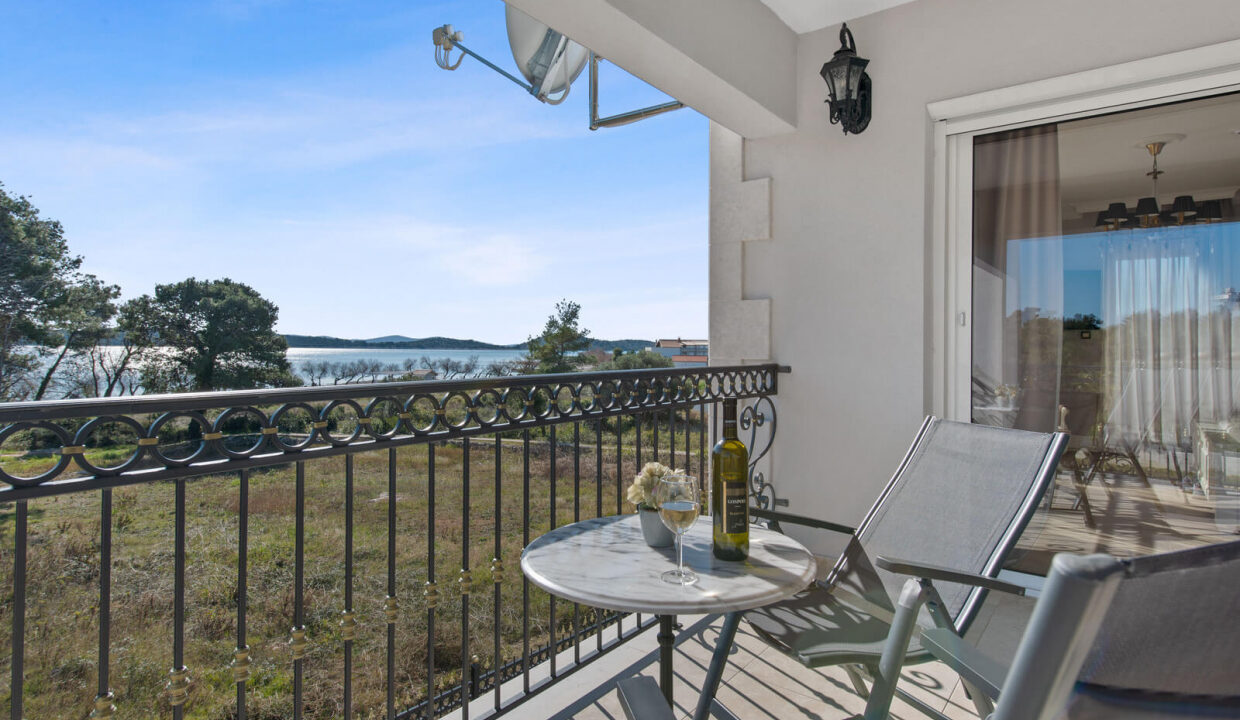 Exklusive Villa direkt am Meer in Vodice