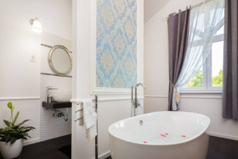 Tropisch anmutende Villa in der Nähe des Nationalparks Krka