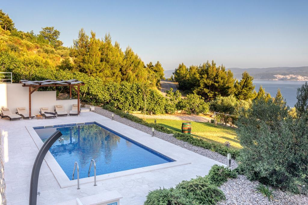 Steinhaus mit Meerblick in Omis