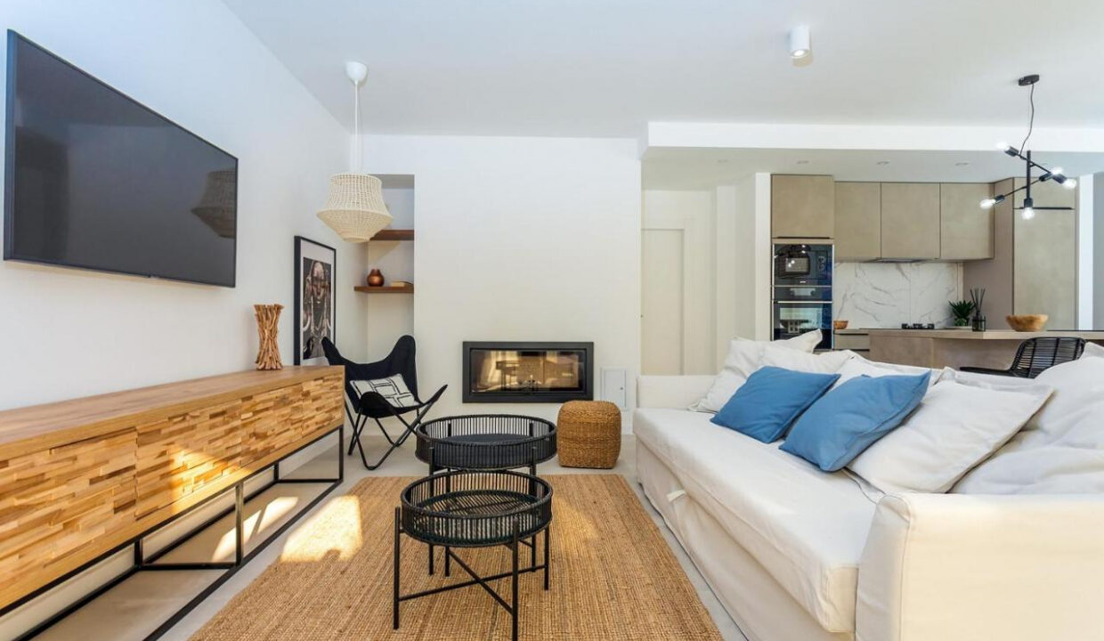 Wunderschöne weiße Villa bei Omis