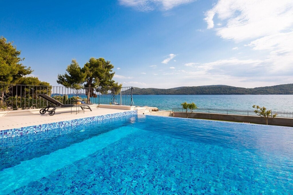 Luxuriöse moderne Villa mit Aussicht - Sibenik