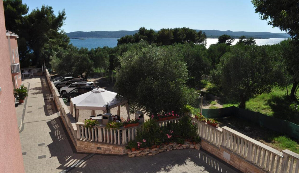 Grundstück am Meer Sveti Filip Jakov