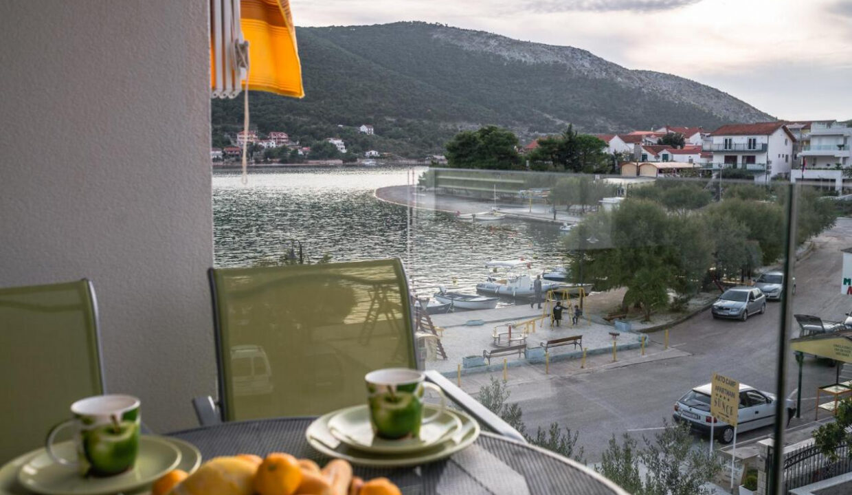 Haus am Wasser in Sibenik
