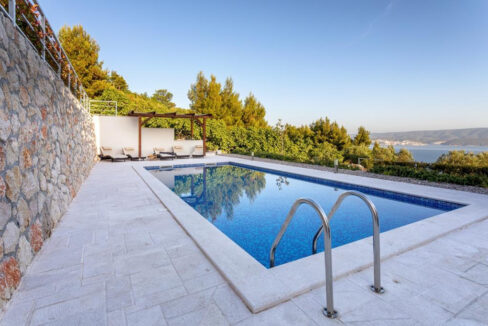 Steinhaus mit Meerblick in Omis