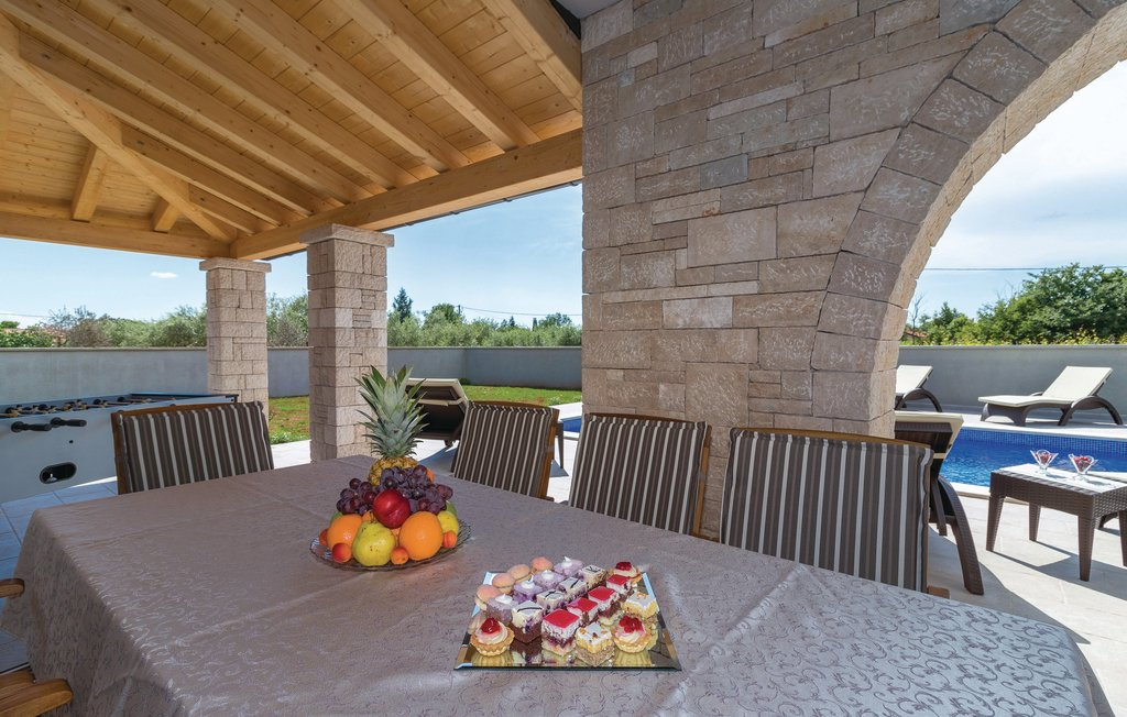 Atemberaubende zweistöckige Villa - Region Pula