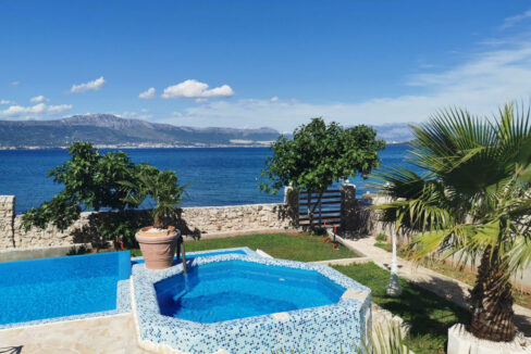 Doppelhaushälfte direkt am Meer ?iovo