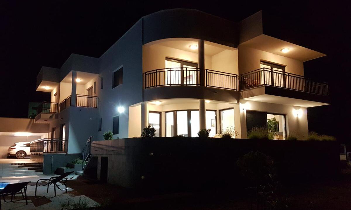 Grundstück mit Meerblick in Crikvenica