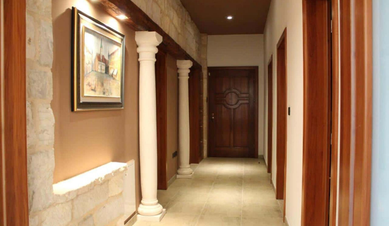 Erstaunliches Haus bei Pakostane