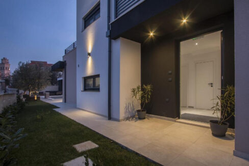 Neue moderne Villa bei Pula