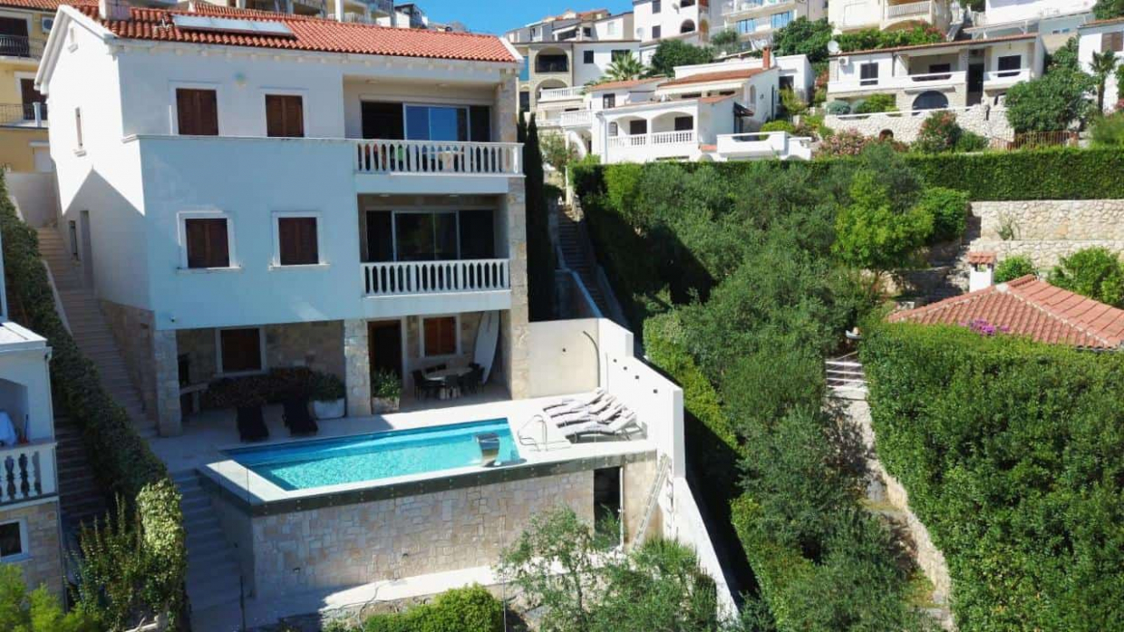 Erstaunliches Haus bei Pakostane