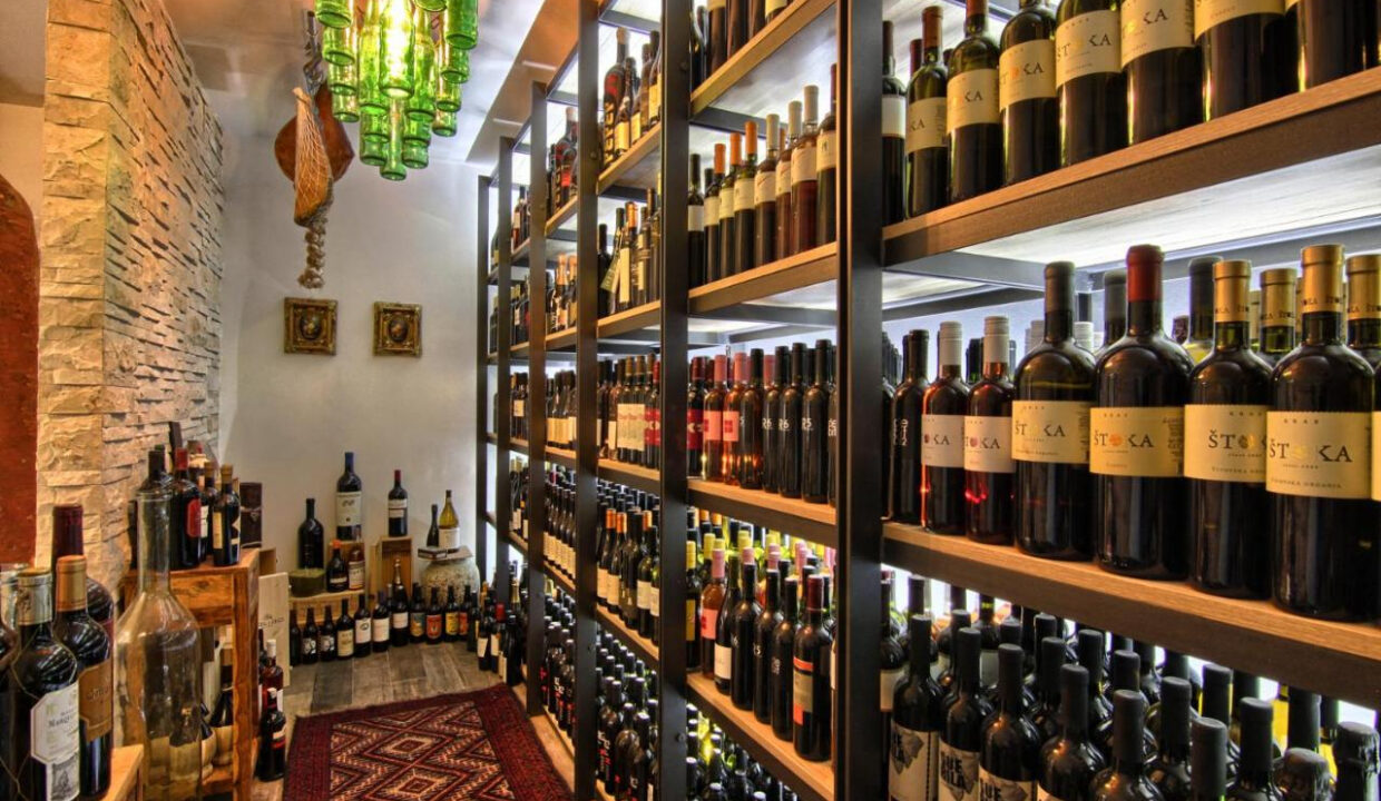 Grundstück am Meer Pakostane